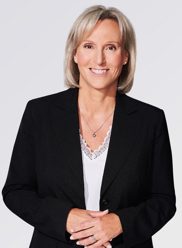 Isabelle Dion, Vice-présidente, Distribution